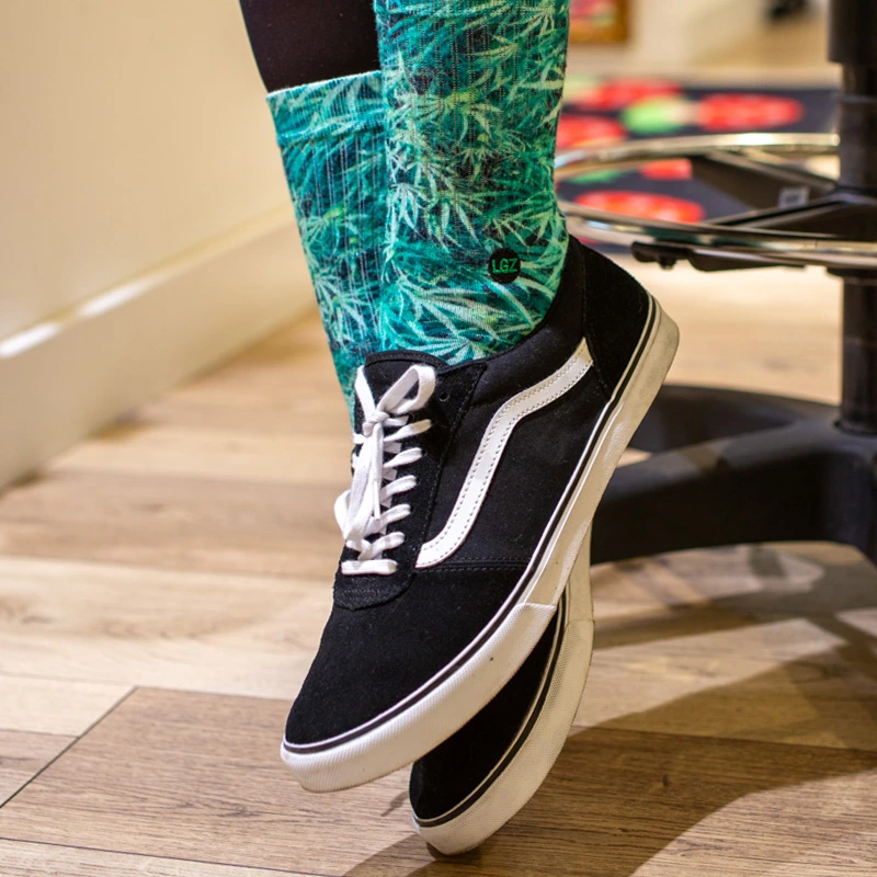 88101 LGZ Crew Sock Classic Leaves model 01